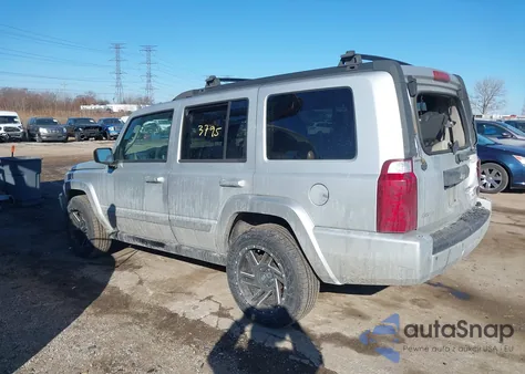 2010 Jeep Commander Sport z USA, uszkodzony, nr VIN 1J4RG4GK1AC156608